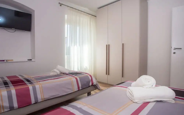 Modern and Tastefully Decorated Holiday Home With Garden, Near Porec and the Beach - Cottages_and_Houses in Porec - Photo 4