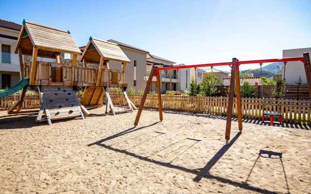 Almуros Beach Resort and Spa