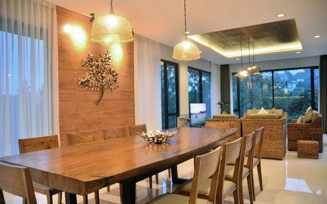 Radiance Hill View 10BR Villa with a Private heated swimming Pool
