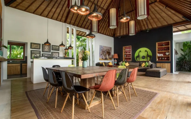 Luxury 12 Bedroom Villa With Private Pool, Bali Villa 2081