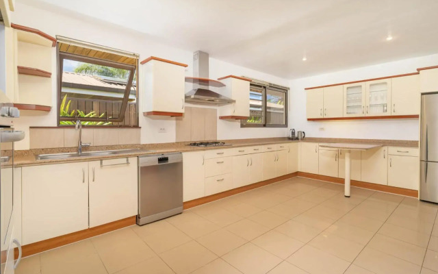 Magnificent 5 Br Villa with pool: amazing views