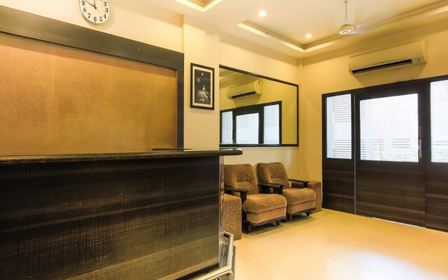 OYO 18594 M The Business Hotel