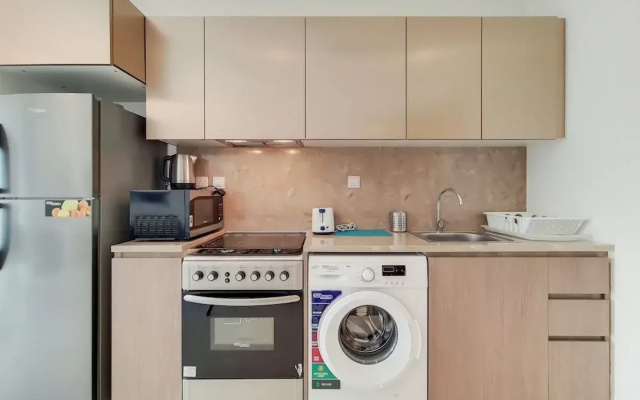 GreenFuture - High-Rise Sleek Studio With Panoramic City Views