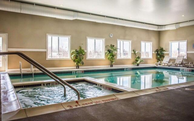 Sleep Inn & Suites Dunmore