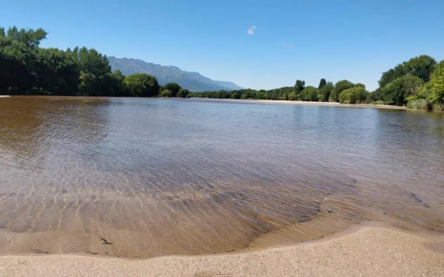 Cabaña de Troncos en la montaña