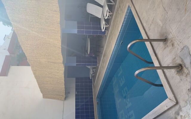 Yuksel Hotel