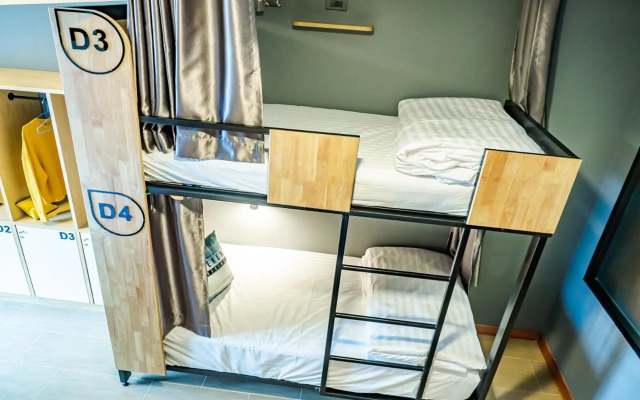 Ray Coffee Bar & Hostel - Adults Only