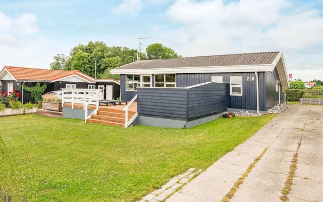 Vibrant Holiday Home in Juelsminde near Sea