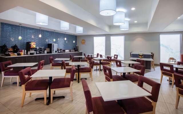 La Quinta Inn & Suites by Wyndham Odessa North