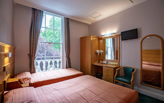Nayland Hotel