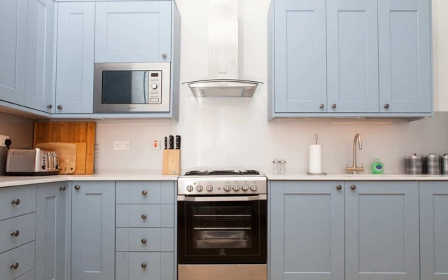 Traditional Luxury Apartment Sleeps 10 Guests