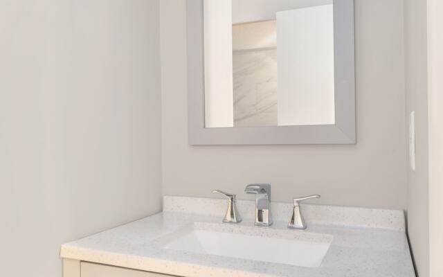 Beverly Garden Suites