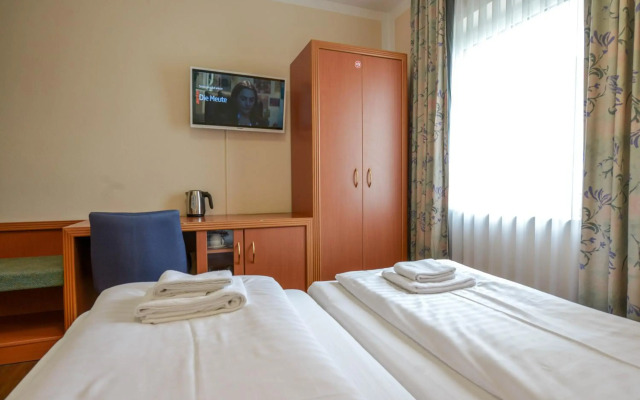 Hotel Opal
