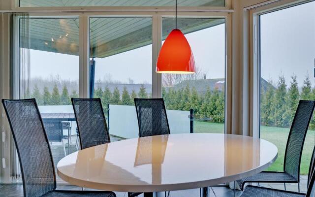 Luxury Holiday Home near Beach