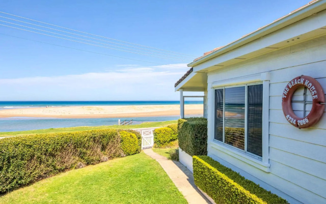 THE BEACH HOUSE Gerroa 4pm check out Sundays