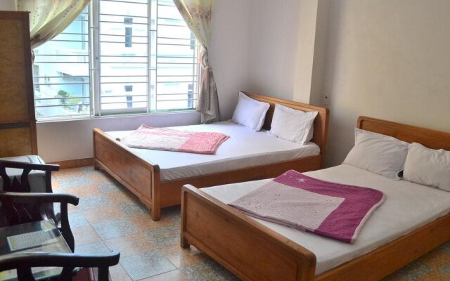 Queen Hotel Cat Ba