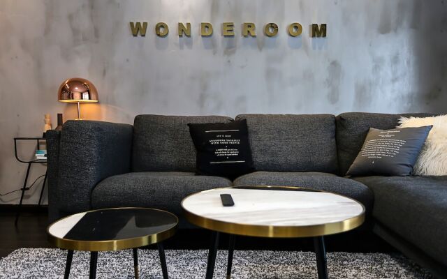 Wonderoom Design Apartment on the Bund