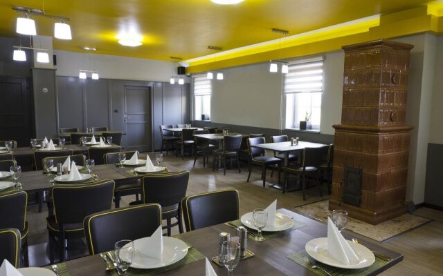 Restaurace a Penzion Na Louce