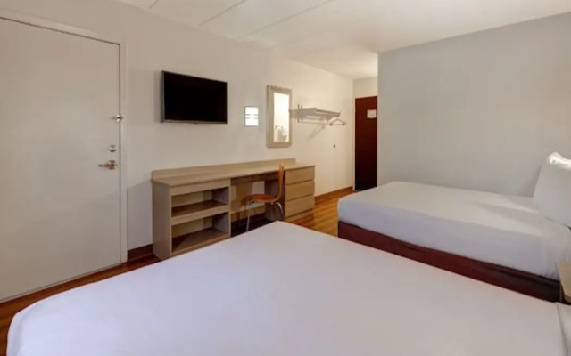 Motel 6 Lakeville, MN - South - Lakeville