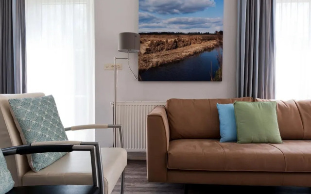 Bungalow Near De Alde Feanen With Boat