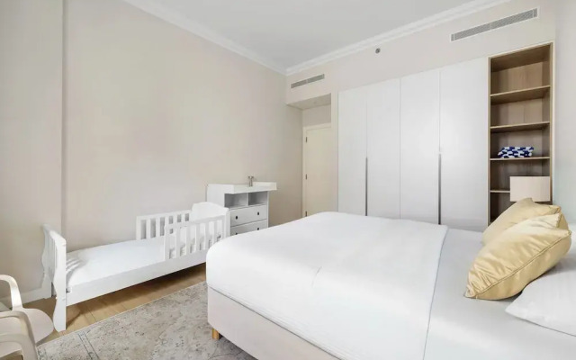 Stylish 2BR with Beach Access