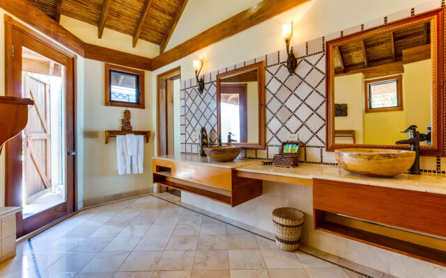 Almond Beach Resort at Jaguar Reef