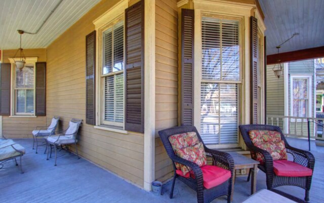 Parlor On Park
