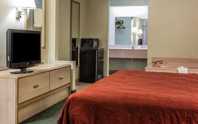 Quality Inn & Suites Stockbridge Atlanta South I-75