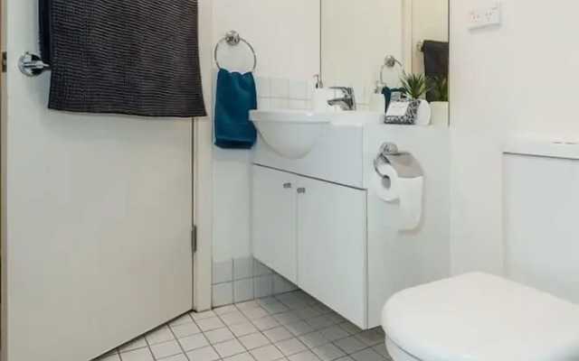 Paradiso on Bent - Netflix - Wifi - City life