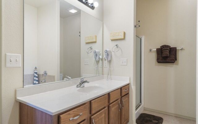 Bounty of Birdie Lane - Golf Courses, Playgrounds & Pool