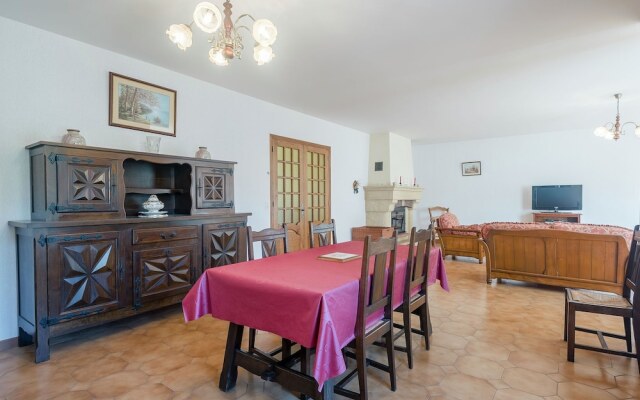 Refined Holiday Home in Villefranche-du-perigord With Garden