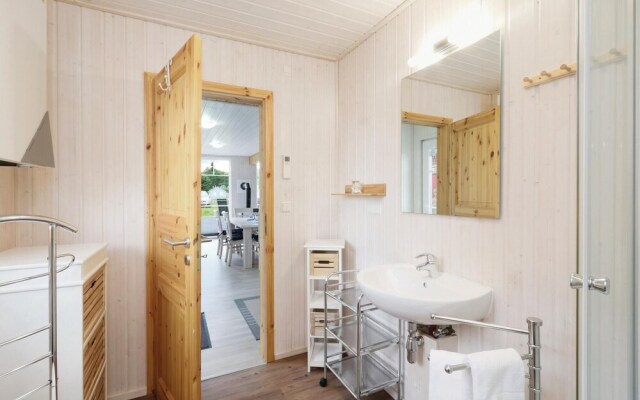 Stunning Home in Zerpenschleuse With 2 Bedrooms and Wifi