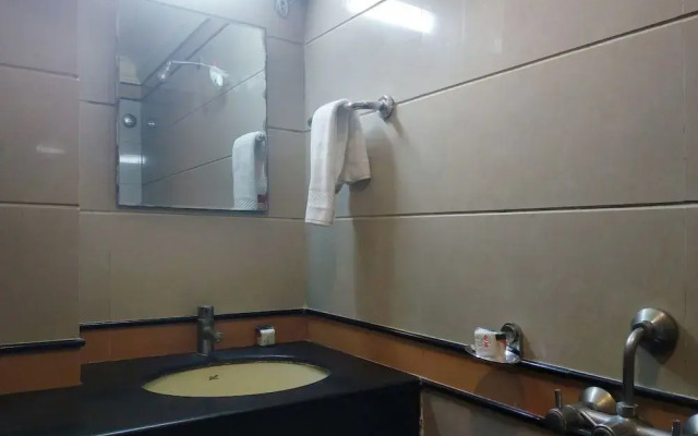 Oyo 333 Hotel Crystal Homes