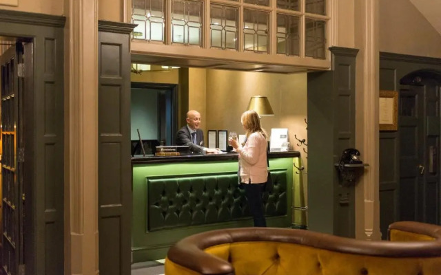 The Crown Manor House Hotel