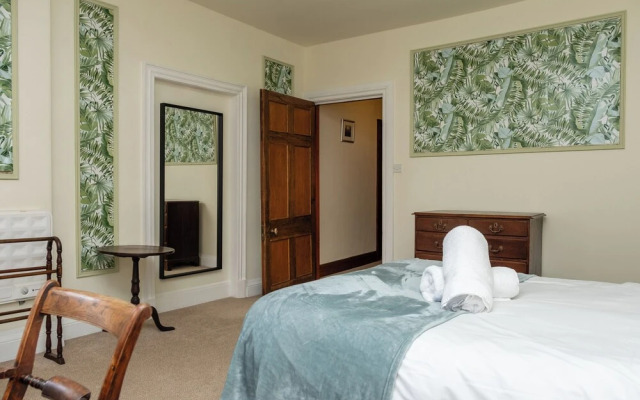 Watermouth Castle, Penn-curzon Apartment