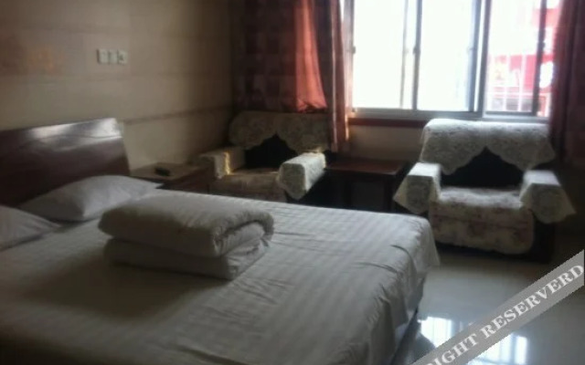 Yingchun Business Hotel