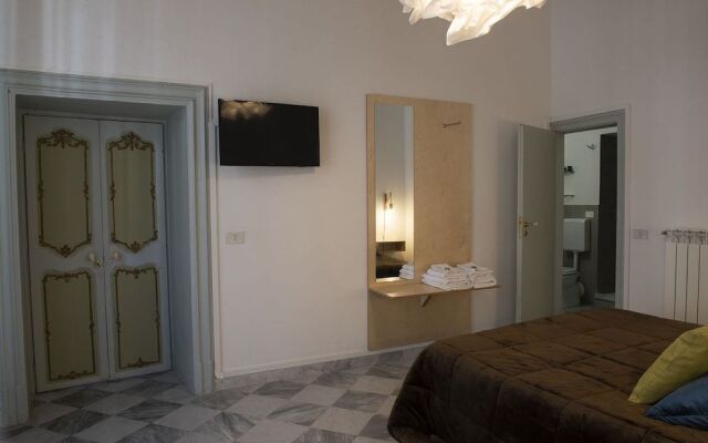 Pal Art Rooms  Suite