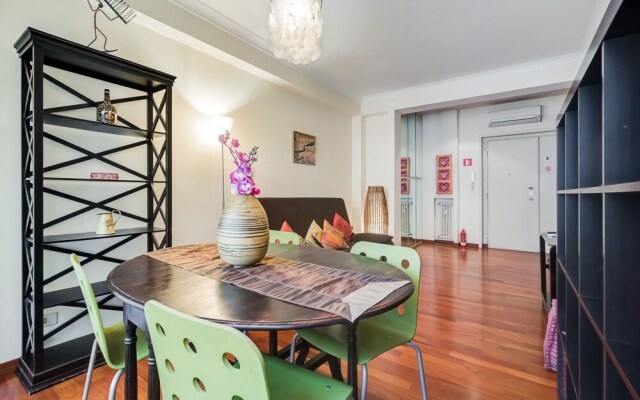 Vatican House - Near Metro Station