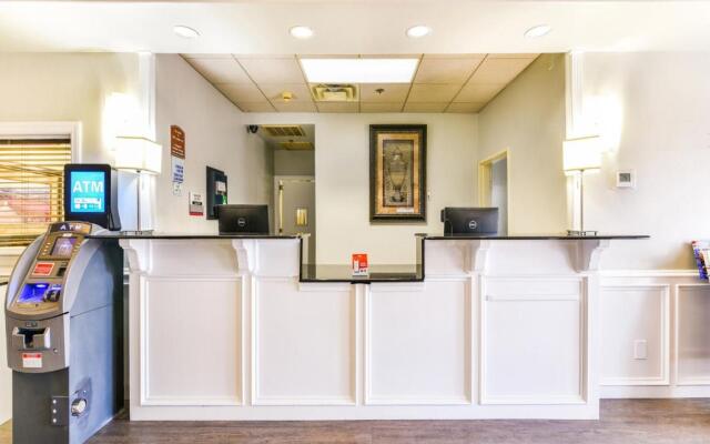 OYO Townhouse Oklahoma City Airport