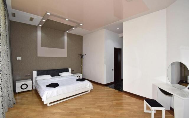 Kocharyan Street, 5 bedrooms Luxury, Unique House MS555