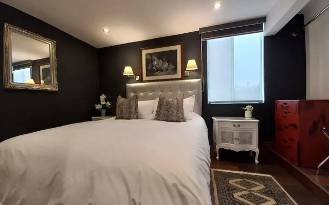 Ana Frank Boutique Hotel