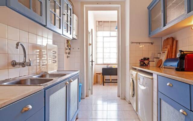 Quiet 3 Bedroom Apartment in Lisbon