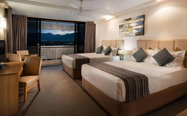 Rydges Esplanade Resort Cairns