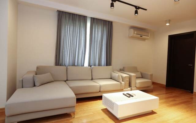 Hosthub-2BR Near Dry Bridge SmartTV