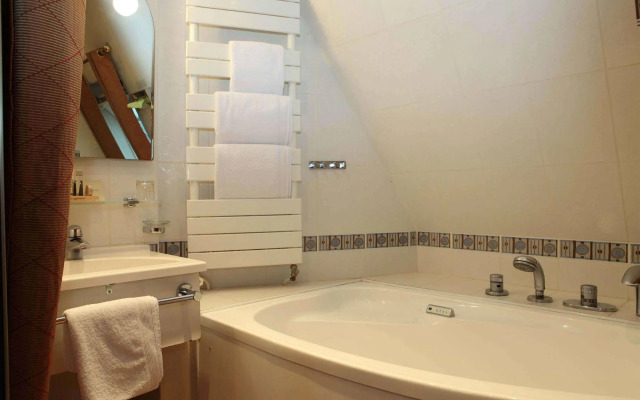 Queens Boutique Hotel