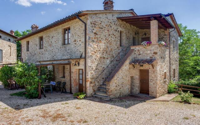 Cozy Stay With Scenic Views