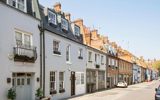 Luxurious Mews House in Pavilion Road - 3 Bedroom