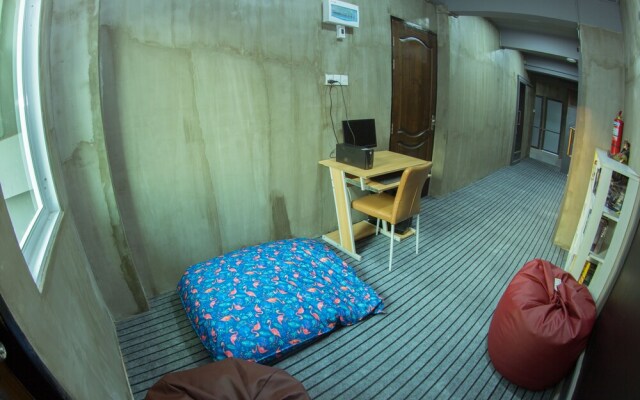 The Lodge Yangon Hostel