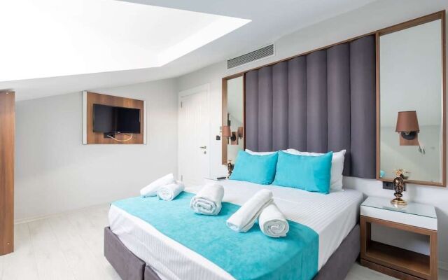 WP White Palace Hotel