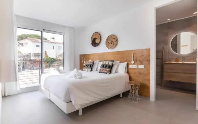 NARAMIA SAGARO VILLA - Full rental luxury house with POOL-GARDEN-BARBACUE-10 PAX